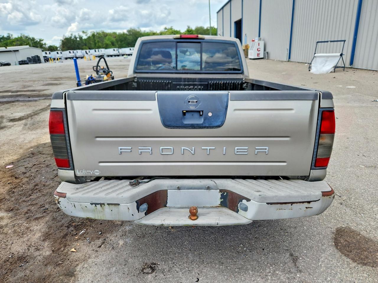 2004 NISSAN FRONTIER KING CAB XE photo 11