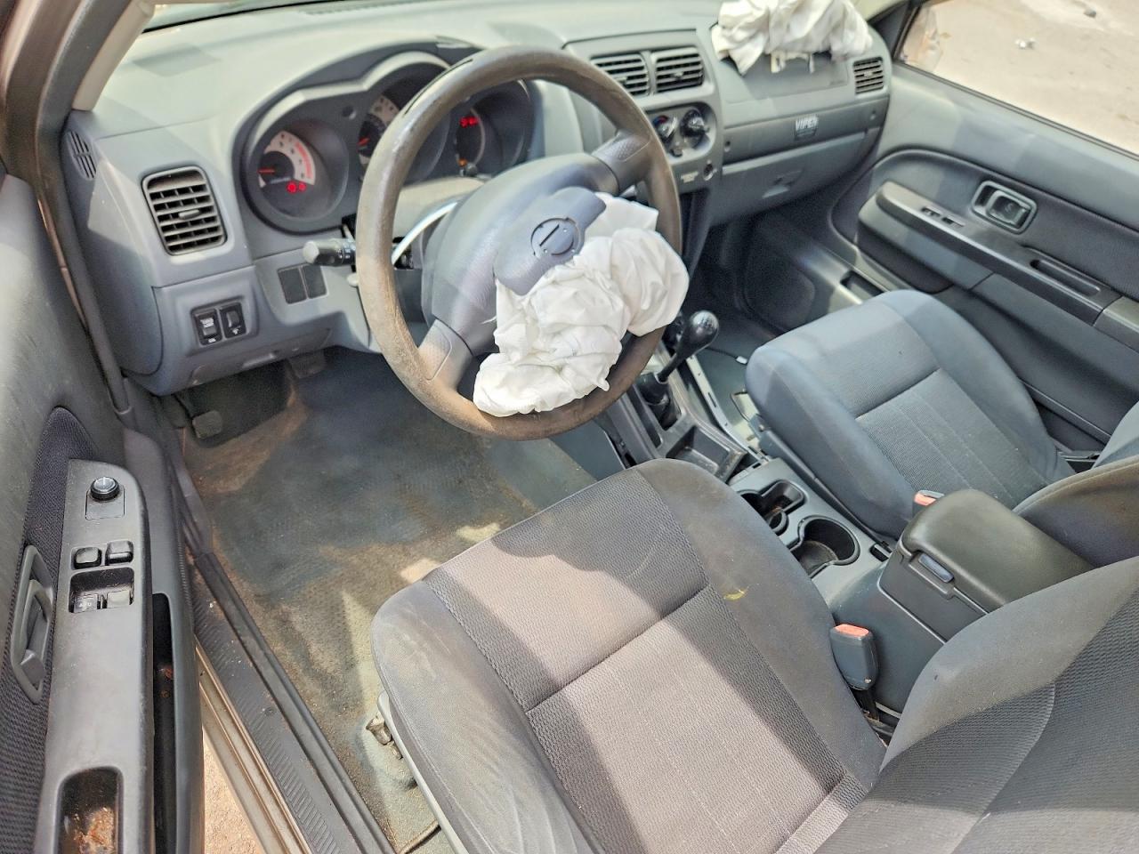 2004 NISSAN FRONTIER KING CAB XE photo 15