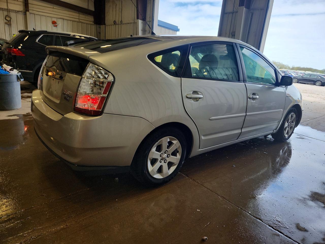 2007 TOYOTA PRIUS BASE photo 7