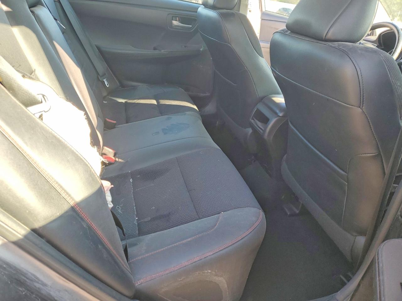 2017 TOYOTA CAMRY SE photo 19
