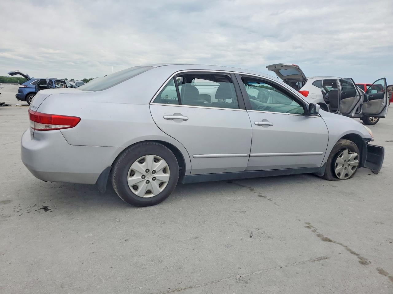 2004 HONDA ACCORD LX photo 5