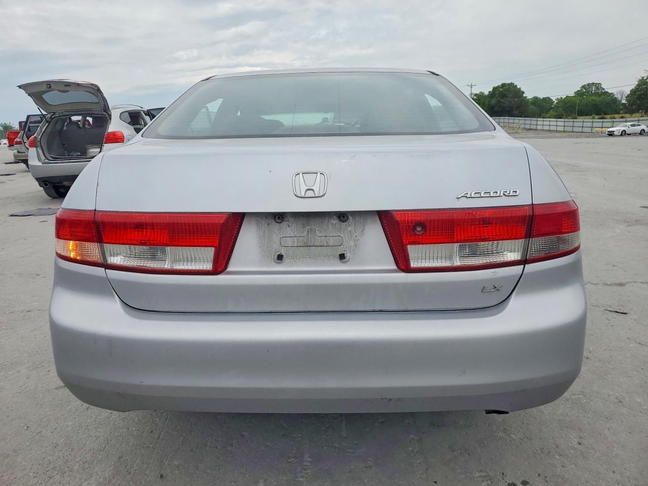2004 HONDA ACCORD LX photo 11