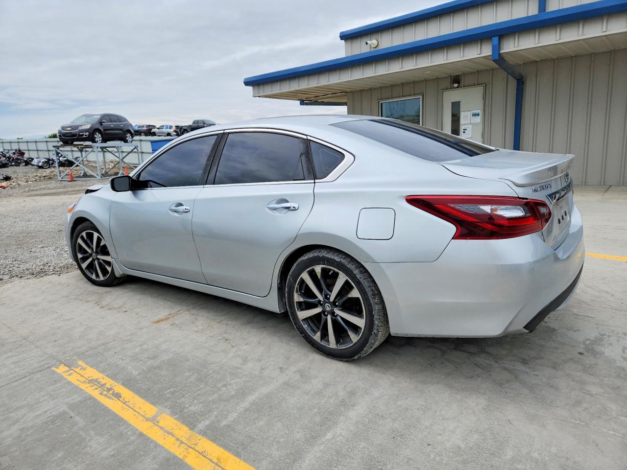 2017 NISSAN ALTIMA 2.5 SR photo 3