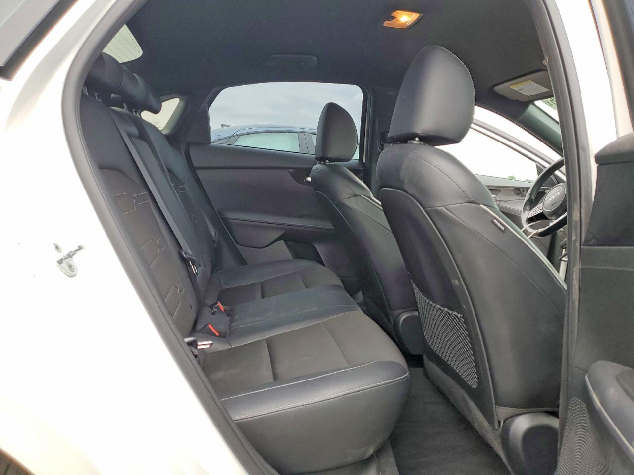 2023 KIA FORTE GT LINE photo 19