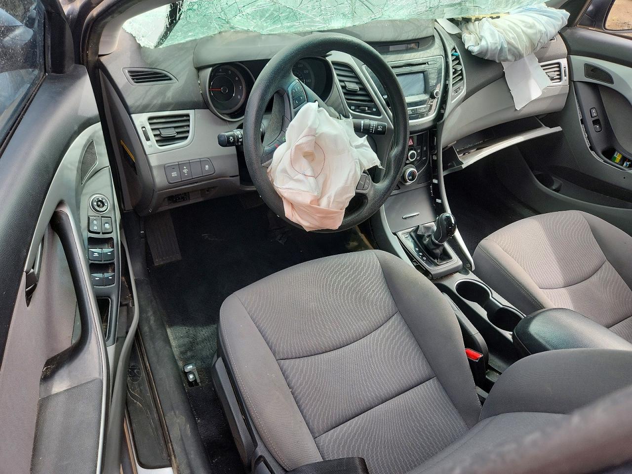 2015 HYUNDAI ELANTRA SE photo 22
