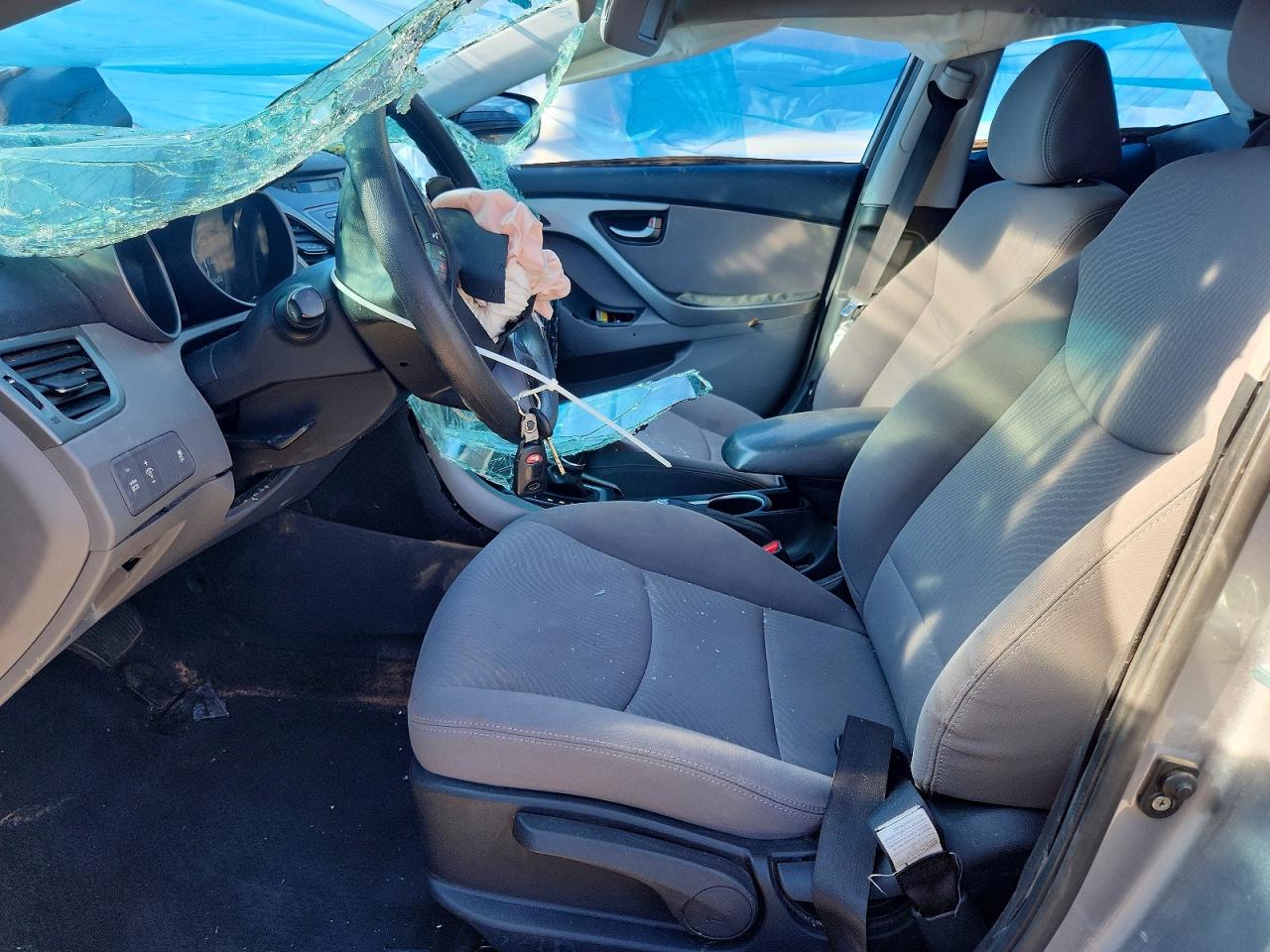 2015 HYUNDAI ELANTRA SE photo 19