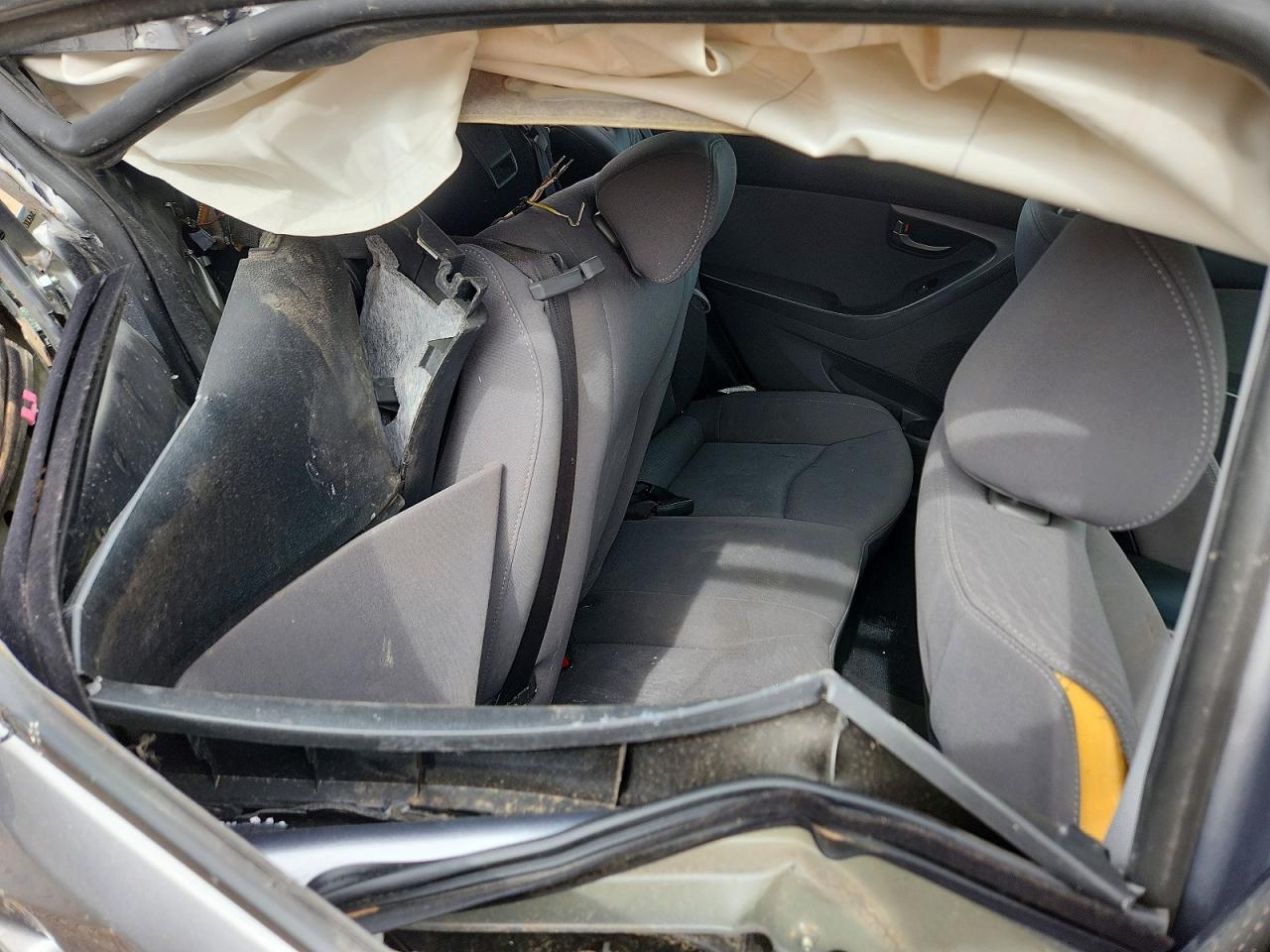 2015 HYUNDAI ELANTRA SE photo 28