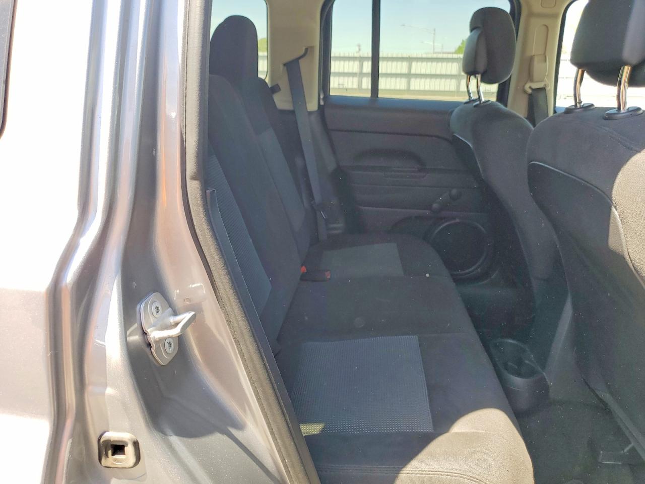 2015 JEEP PATRIOT SPORT photo 19