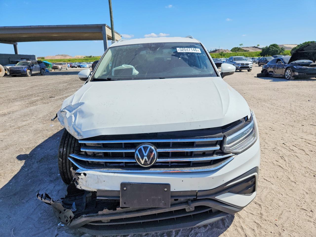 2024 VOLKSWAGEN TIGUAN SE photo 9