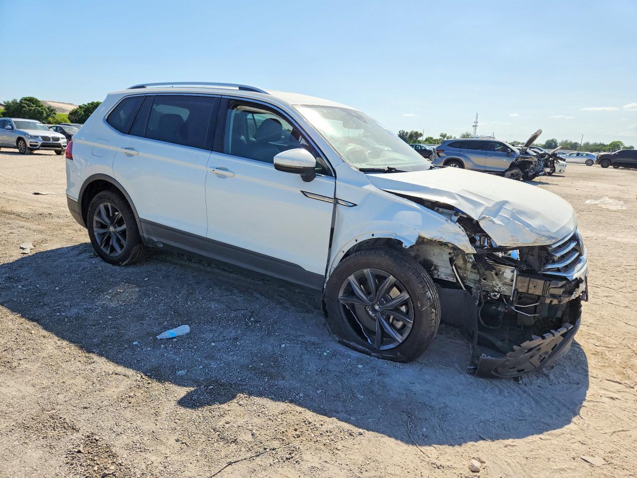 2024 VOLKSWAGEN TIGUAN SE photo 7