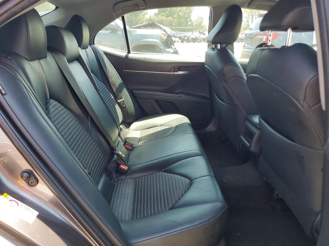 2018 TOYOTA CAMRY SE photo 28