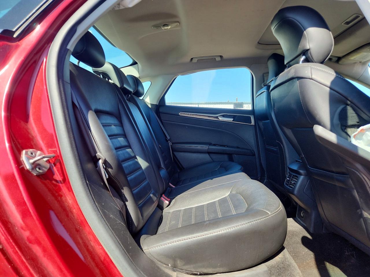 2015 FORD FUSION SE photo 19