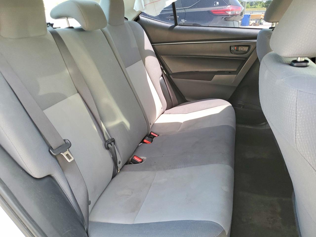 2016 TOYOTA COROLLA L photo 28