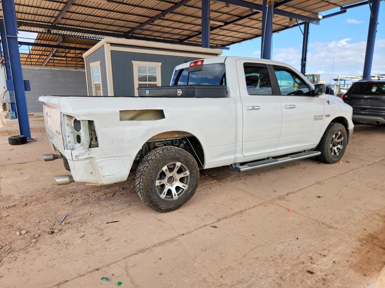 2016 RAM 1500 SLT photo 5