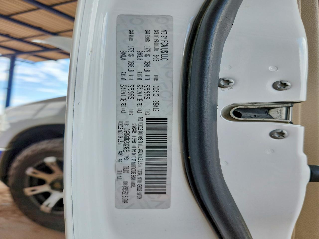 2016 RAM 1500 SLT photo 25