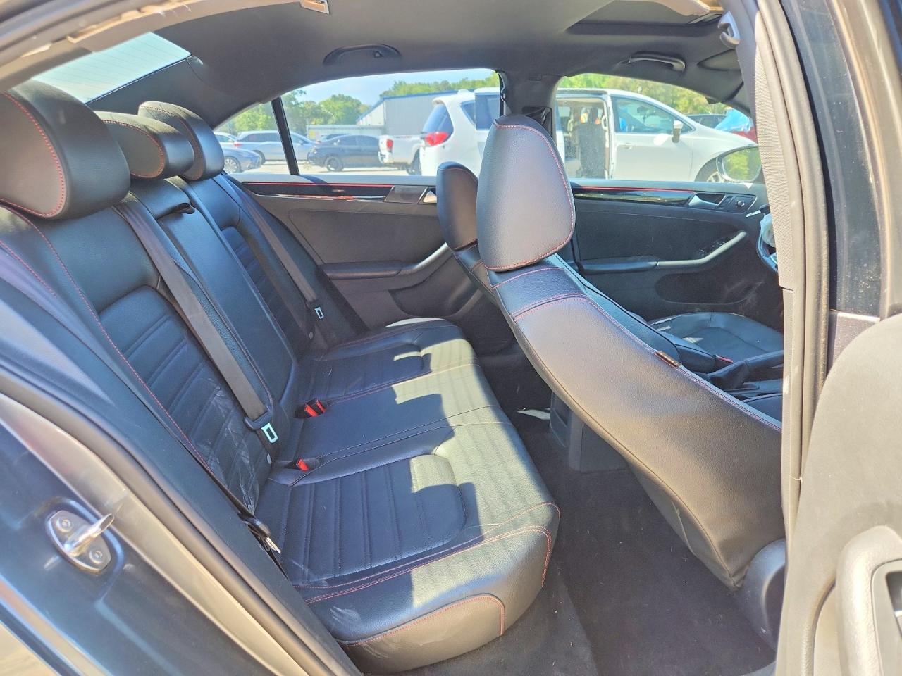 2017 VOLKSWAGEN JETTA GLI photo 28