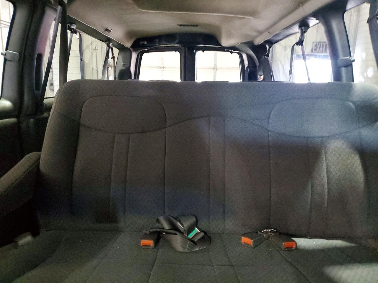 2002 GMC SAVANA G3500 photo 19