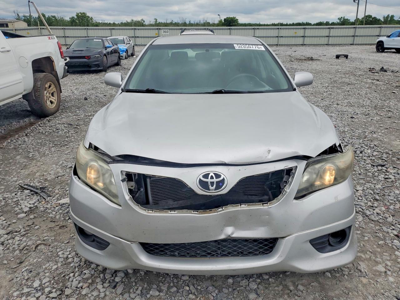 2010 TOYOTA CAMRY SE photo 13