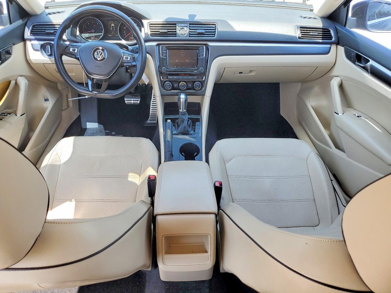 2017 VOLKSWAGEN PASSAT R-LINE photo 22
