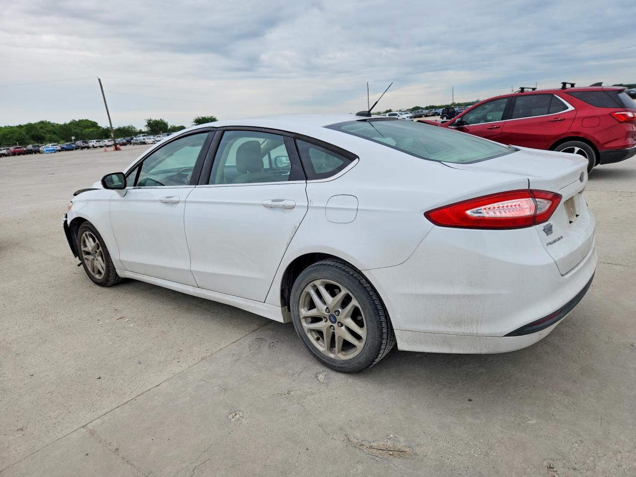 2014 FORD FUSION SE photo 2