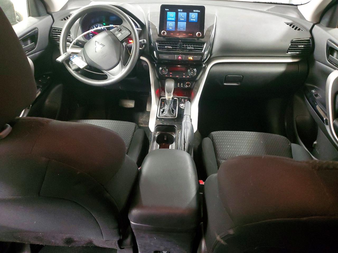 2024 MITSUBISHI ECLIPSE CROSS LE photo 8