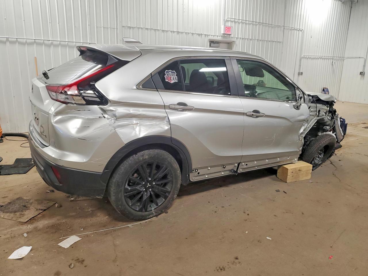 2024 MITSUBISHI ECLIPSE CROSS LE photo 3