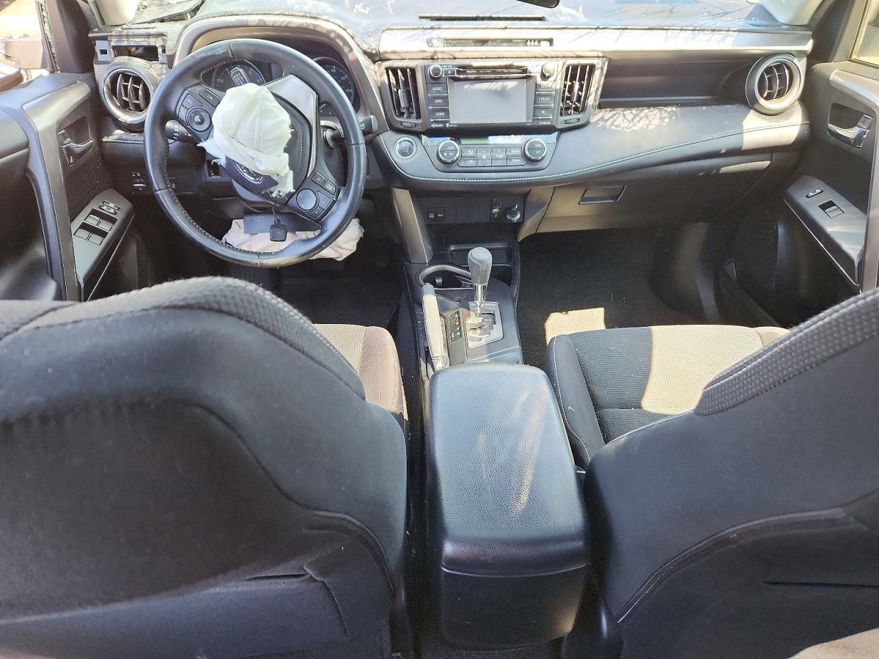 2018 TOYOTA RAV4 XLE photo 15