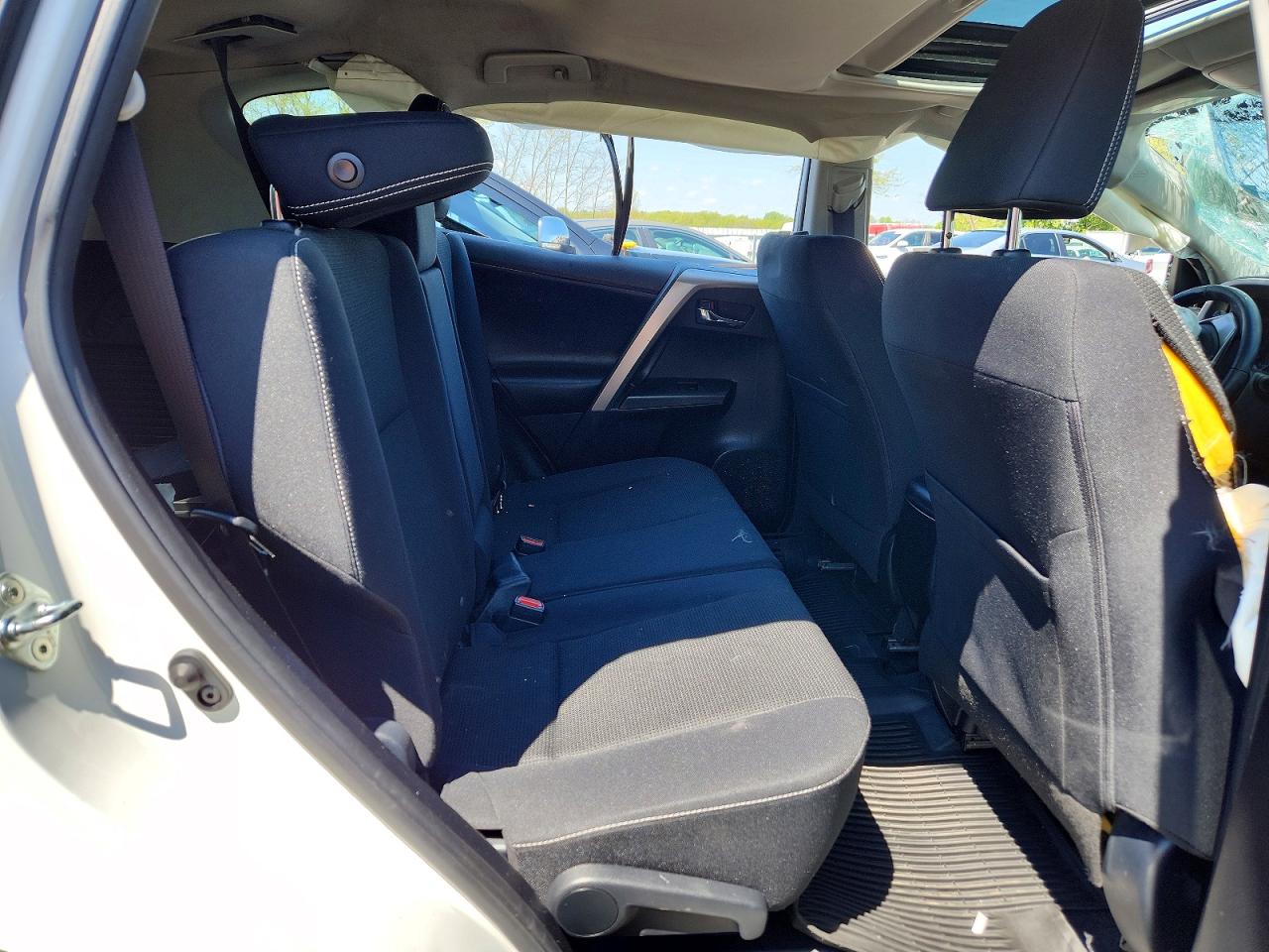 2018 TOYOTA RAV4 XLE photo 21