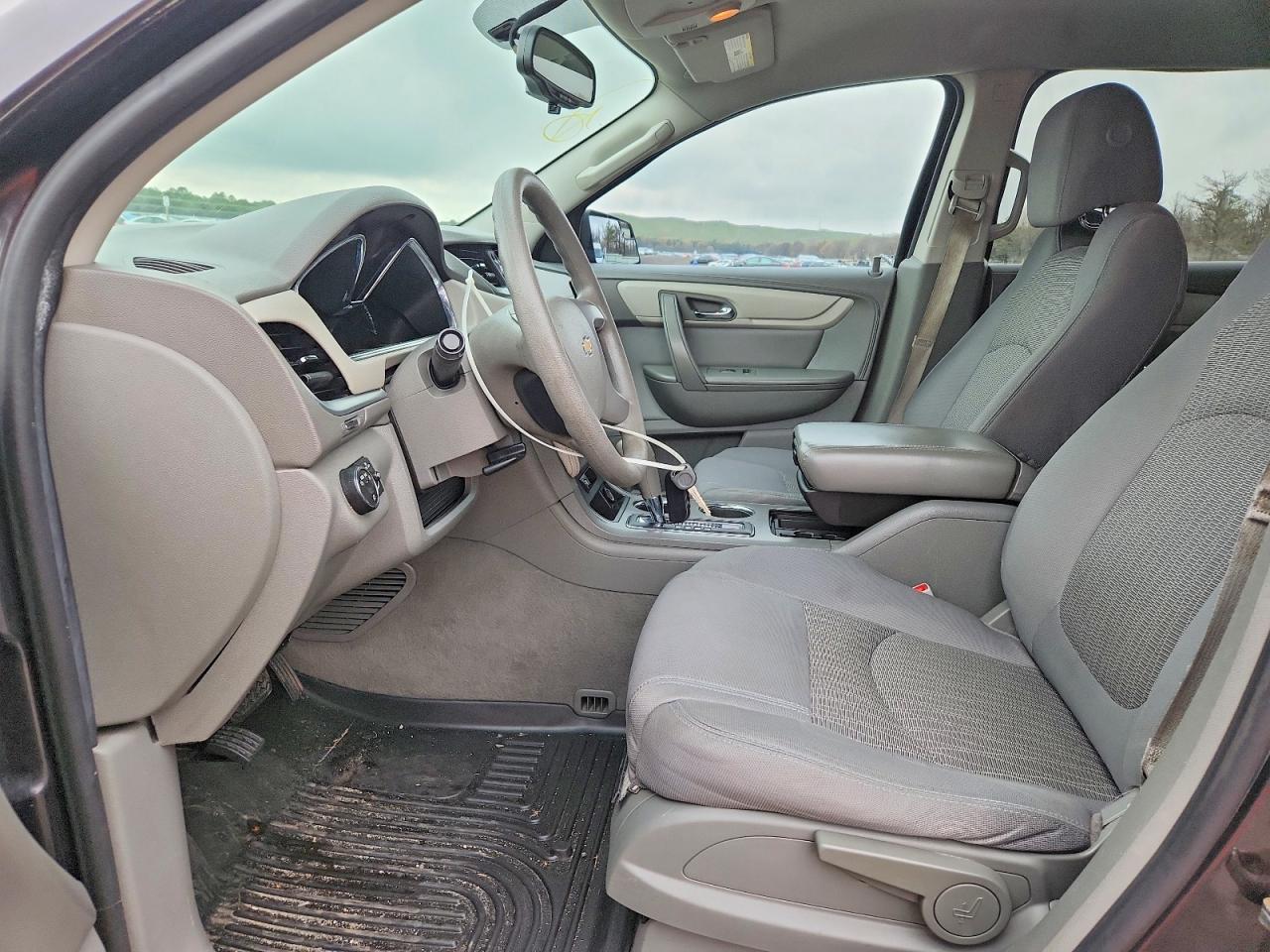 2014 CHEVROLET TRAVERSE LS photo 19