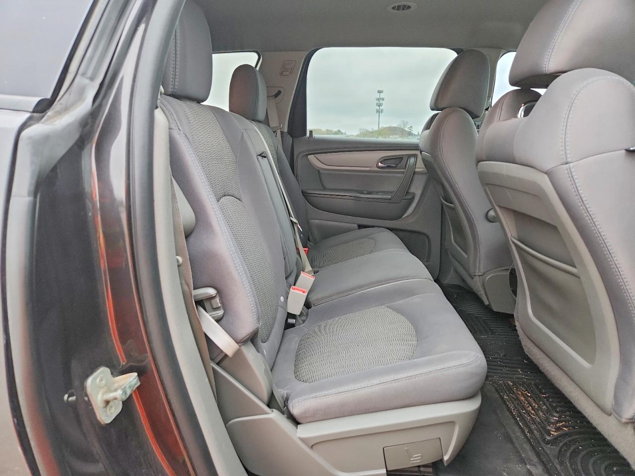2014 CHEVROLET TRAVERSE LS photo 31