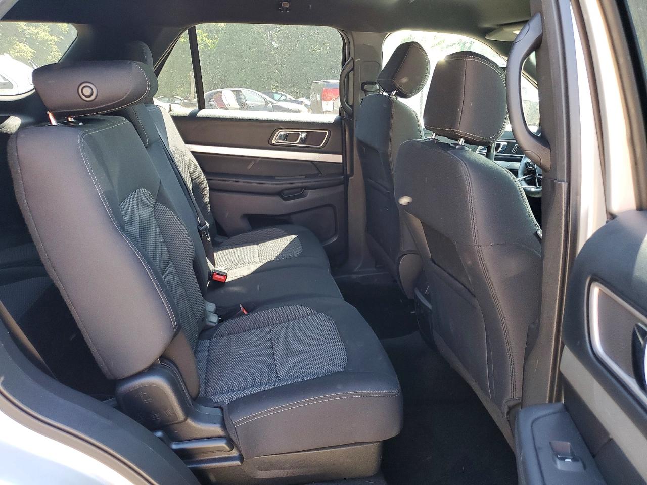 2016 FORD EXPLORER XLT photo 11