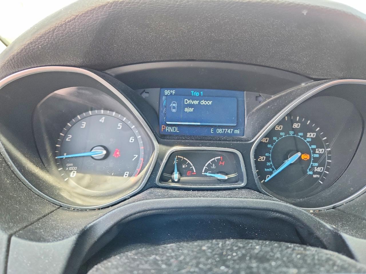 2014 FORD FOCUS SE photo 25