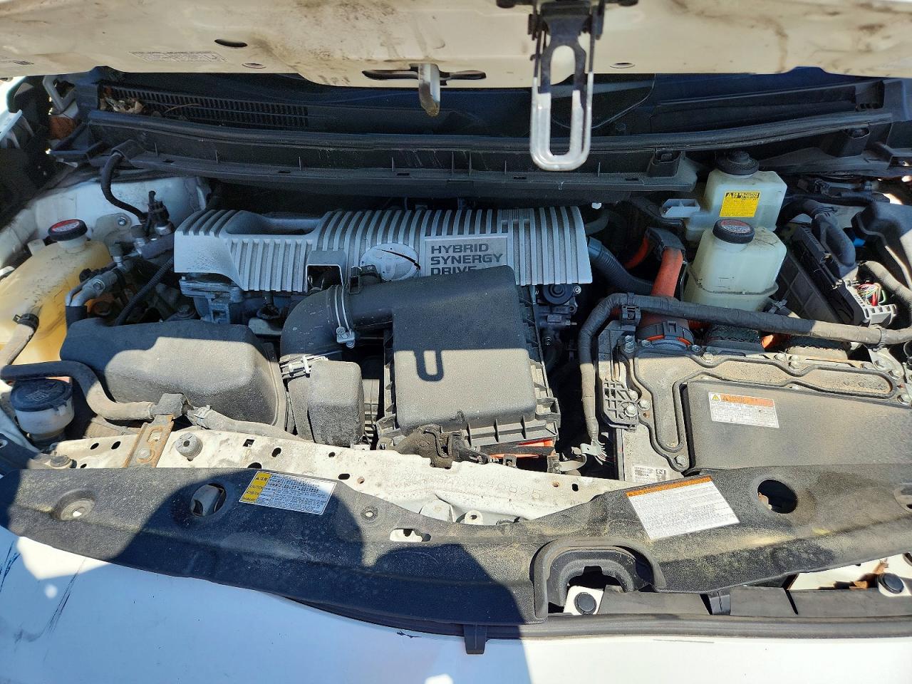 2015 TOYOTA PRIUS photo 31
