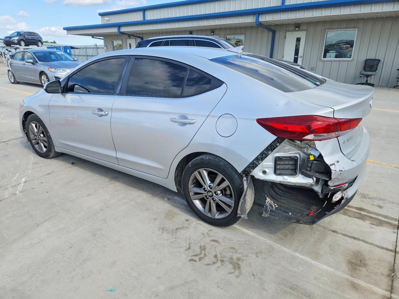 2018 HYUNDAI ELANTRA SEL photo 2