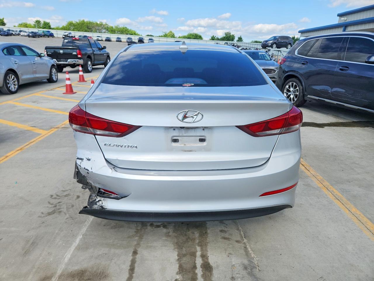2018 HYUNDAI ELANTRA SEL photo 6