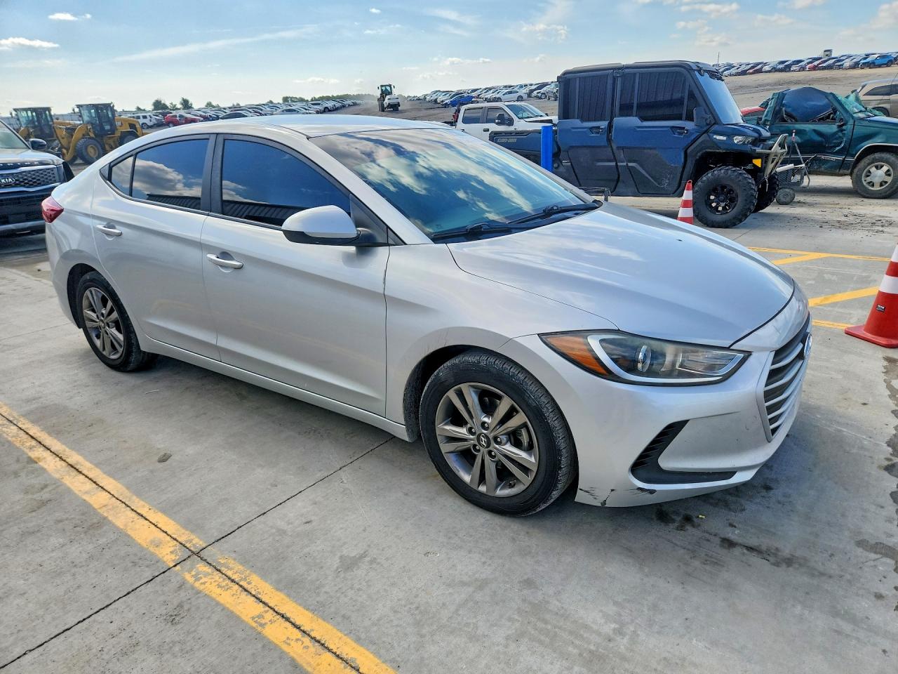 2018 HYUNDAI ELANTRA SEL photo 4