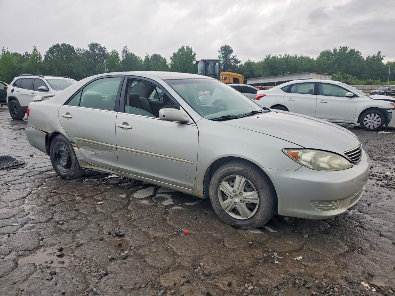 2005 TOYOTA CAMRY LE photo 10