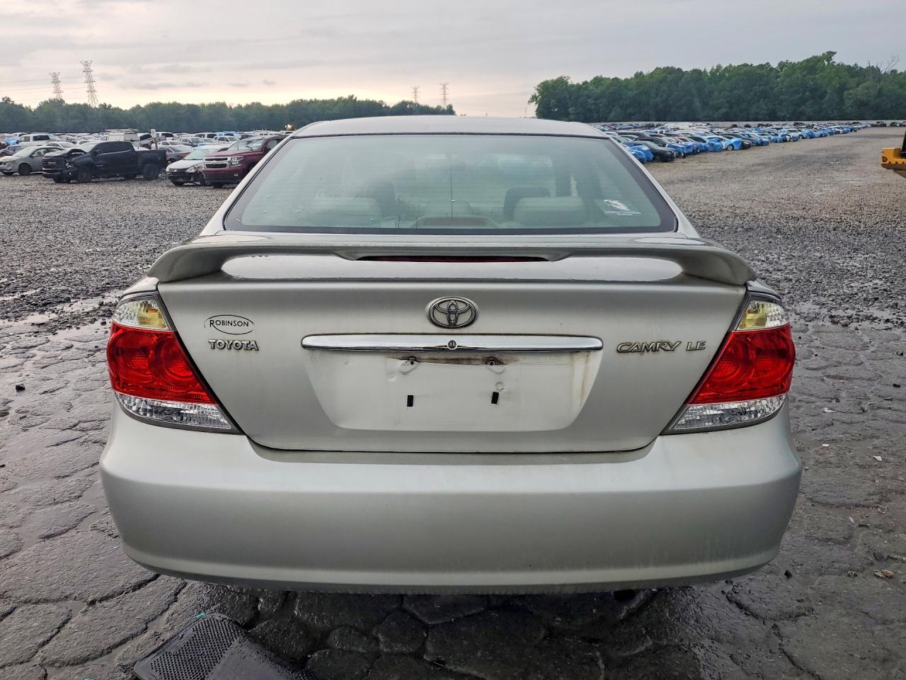 2005 TOYOTA CAMRY LE photo 16