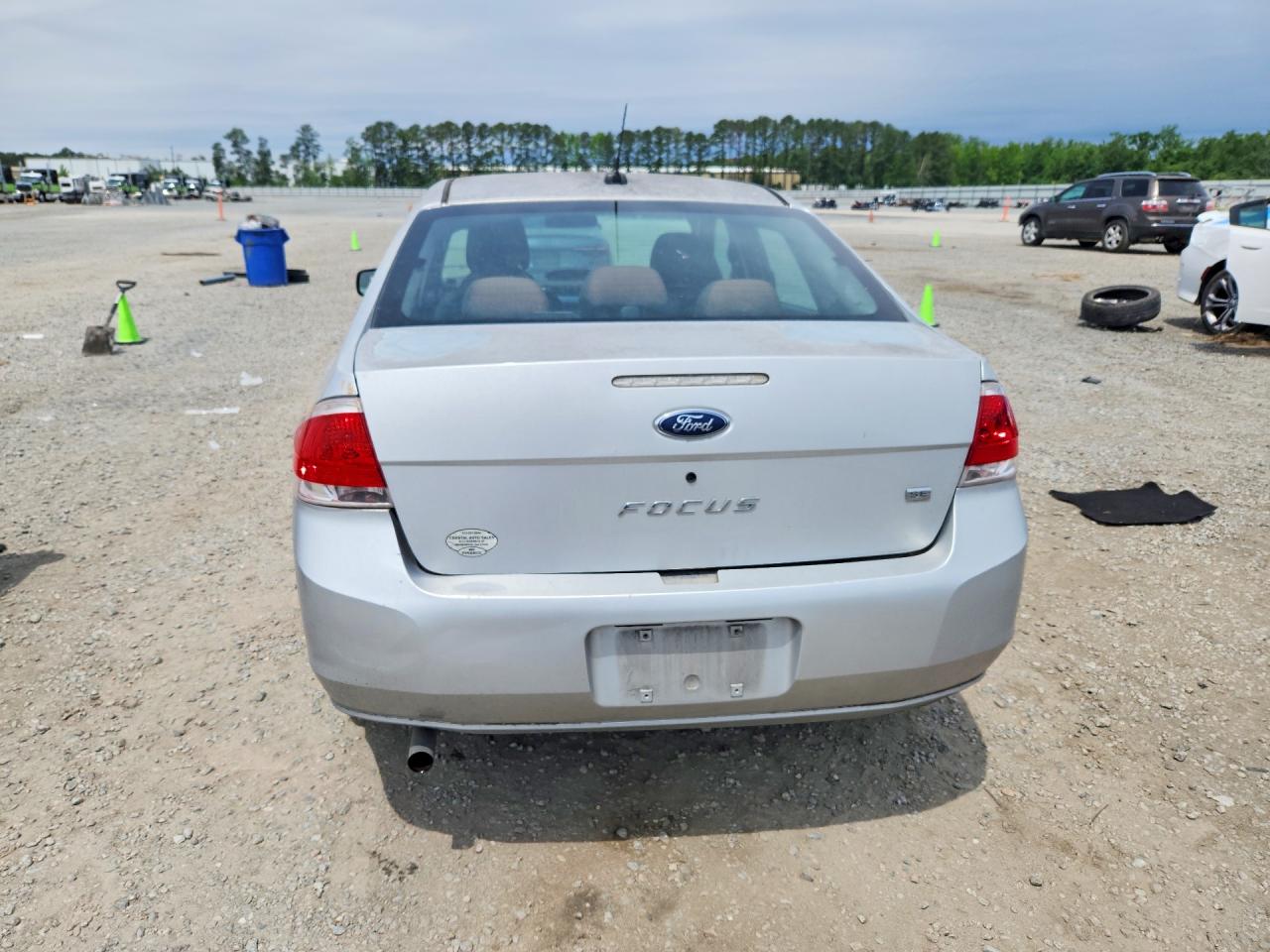 2009 FORD FOCUS SE photo 6