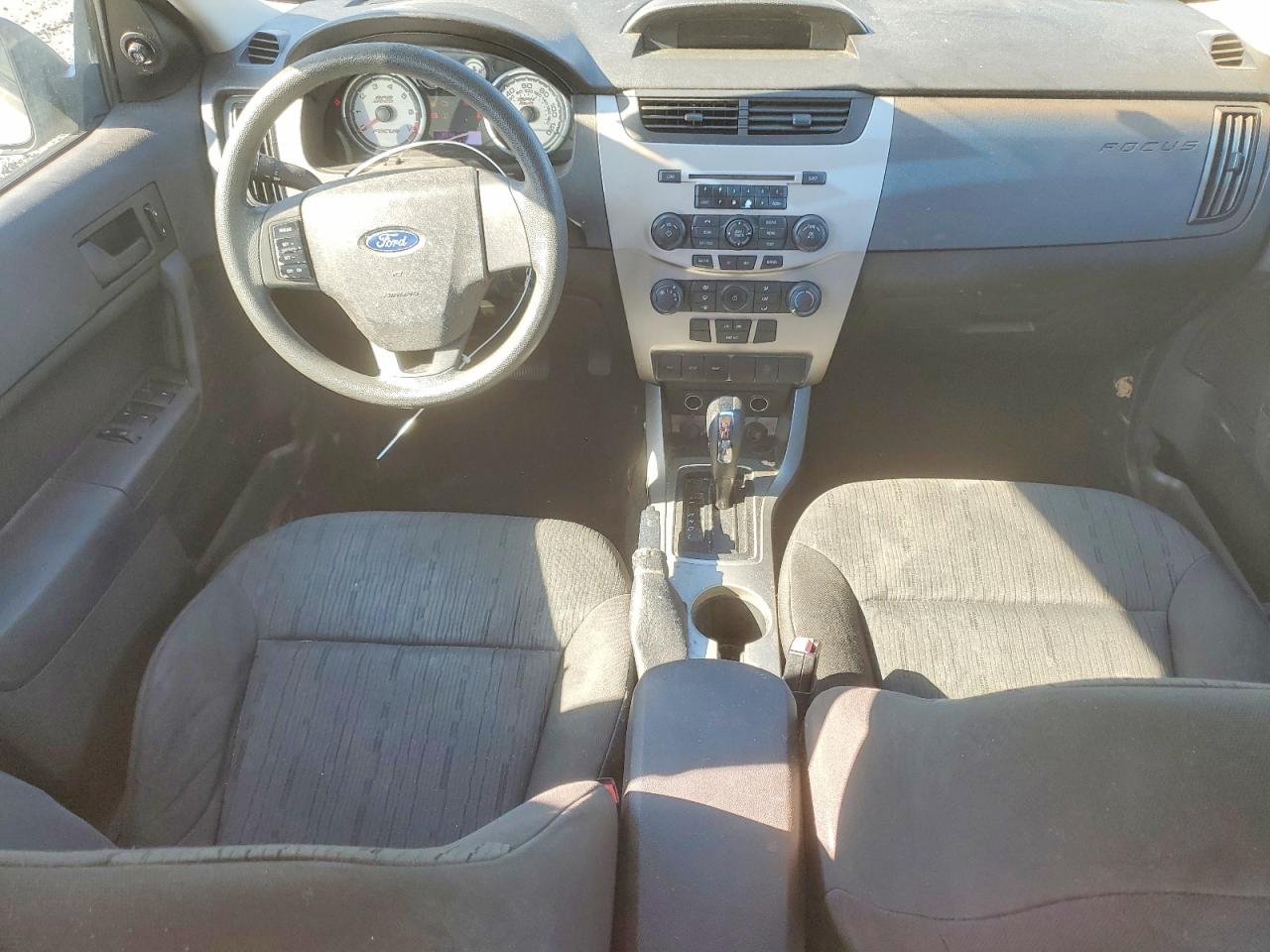 2009 FORD FOCUS SE photo 8