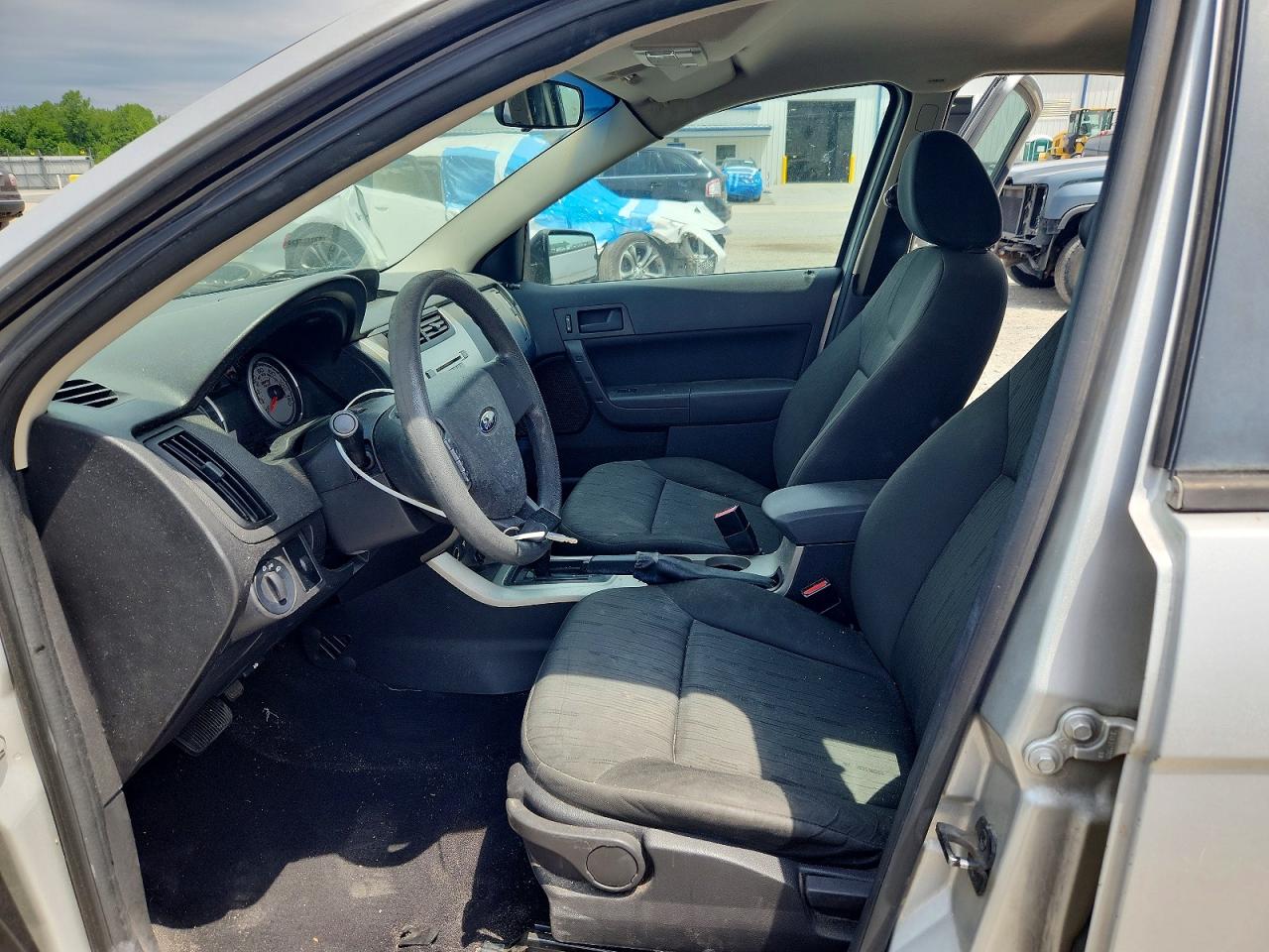 2009 FORD FOCUS SE photo 7