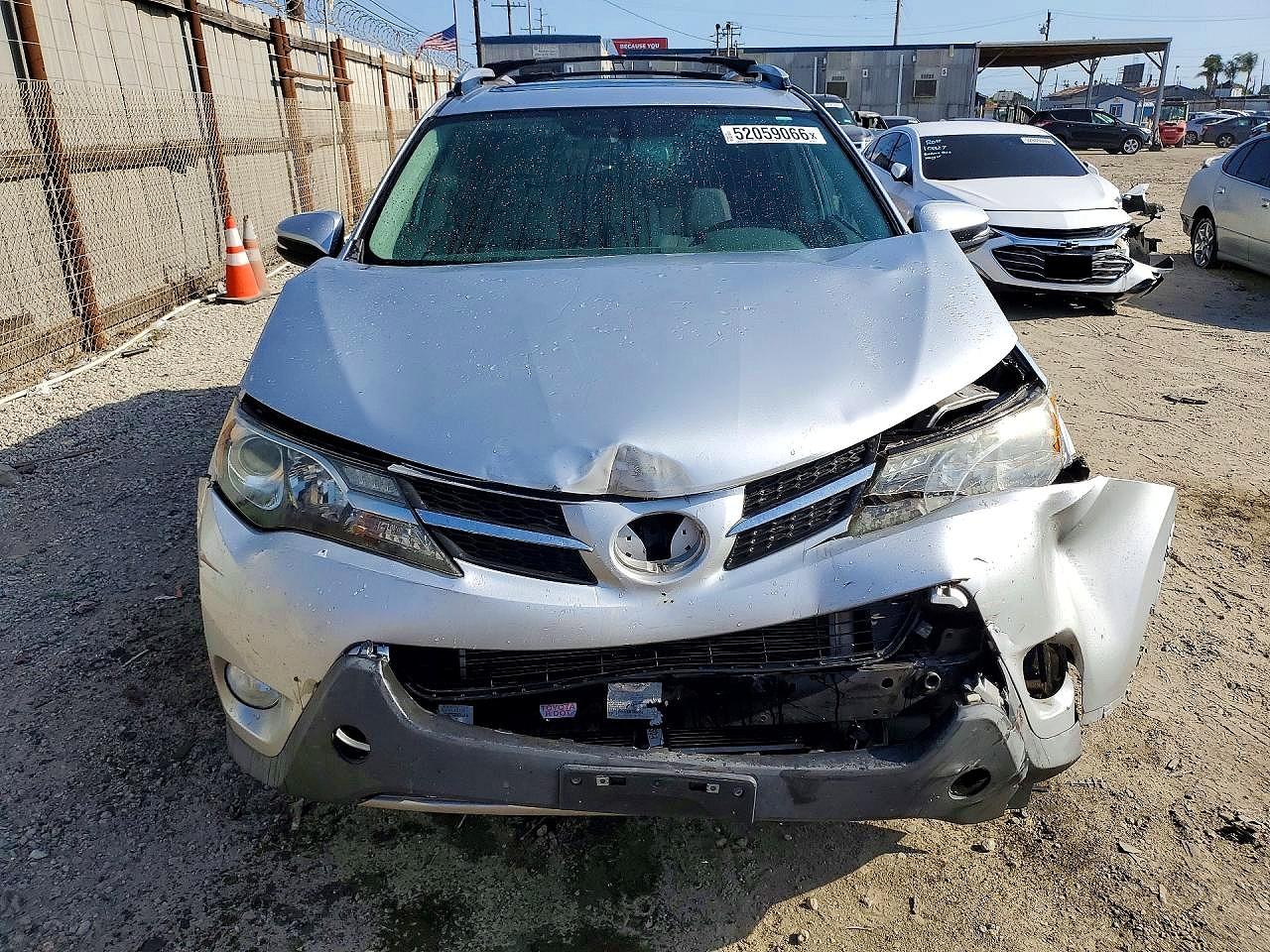 2015 TOYOTA RAV4 XLE photo 13
