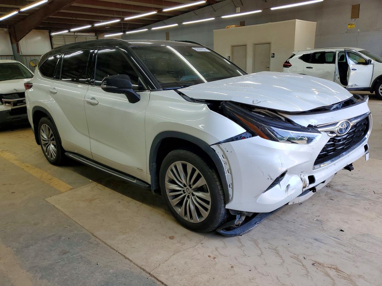 2022 TOYOTA HIGHLANDER HYBRID PLATINUM photo 7
