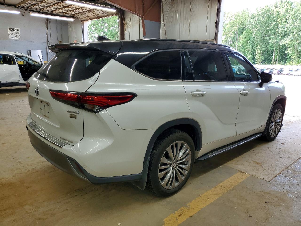 2022 TOYOTA HIGHLANDER HYBRID PLATINUM photo 5