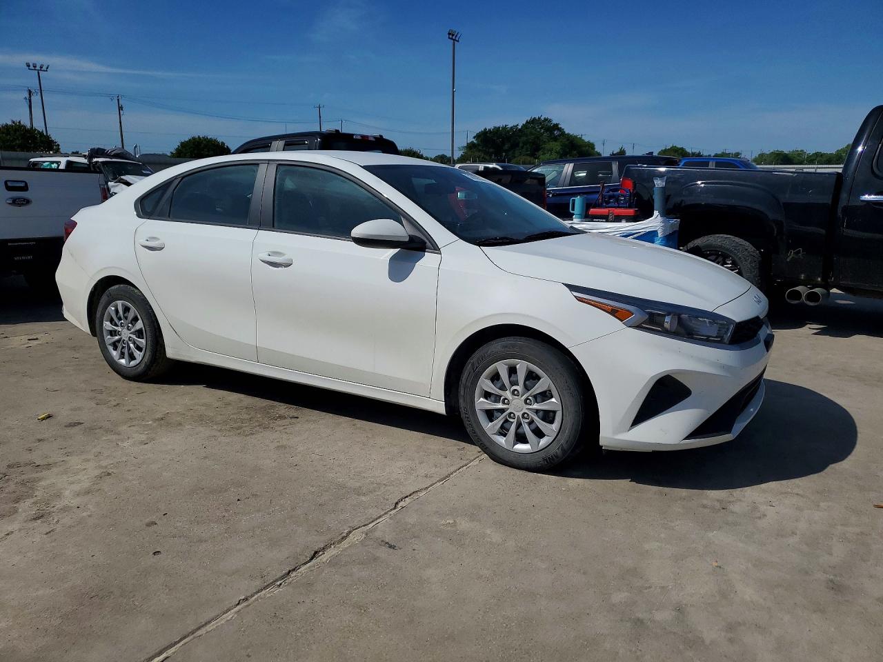 2023 KIA FORTE LX photo 7