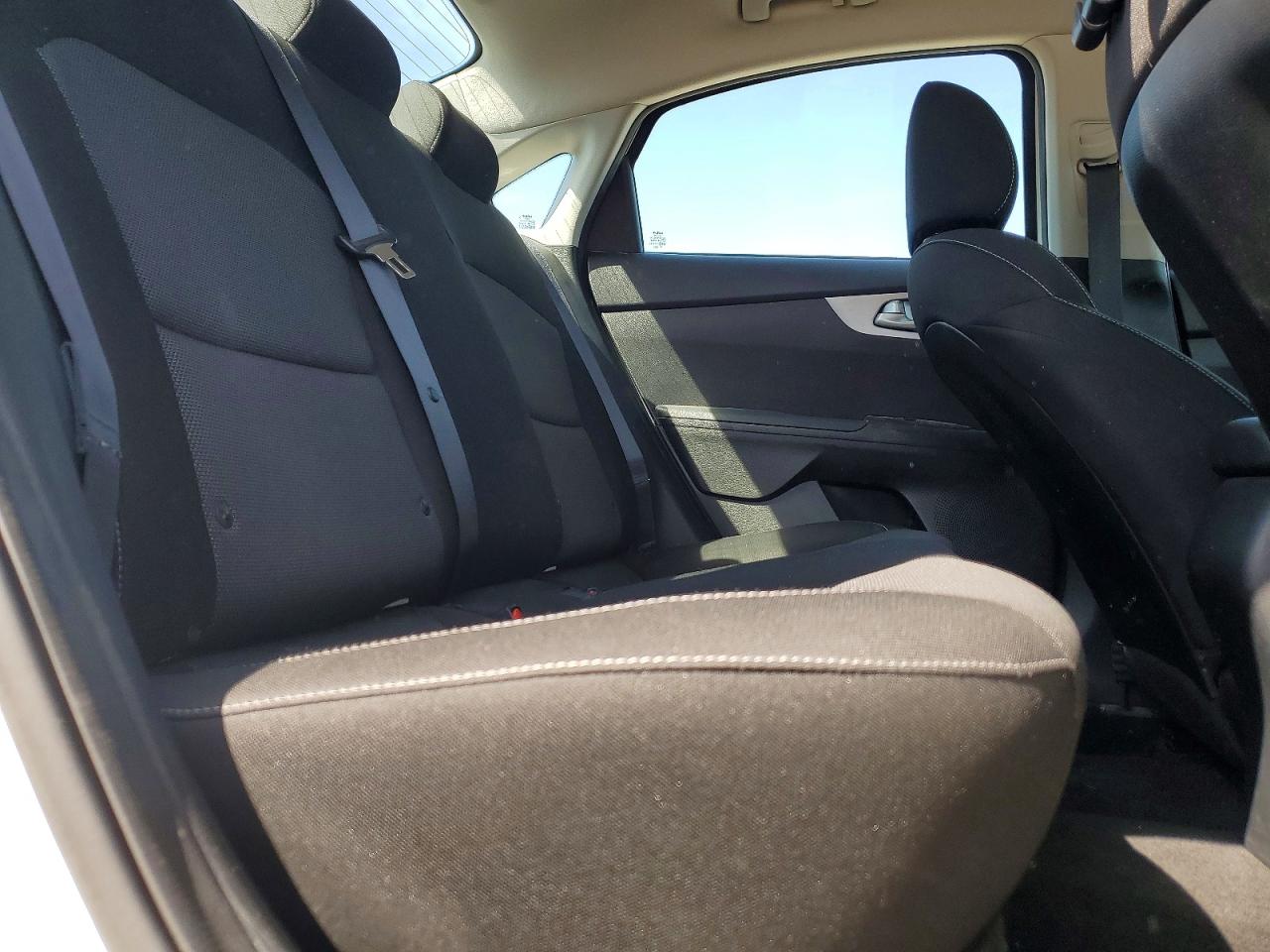 2023 KIA FORTE LX photo 19
