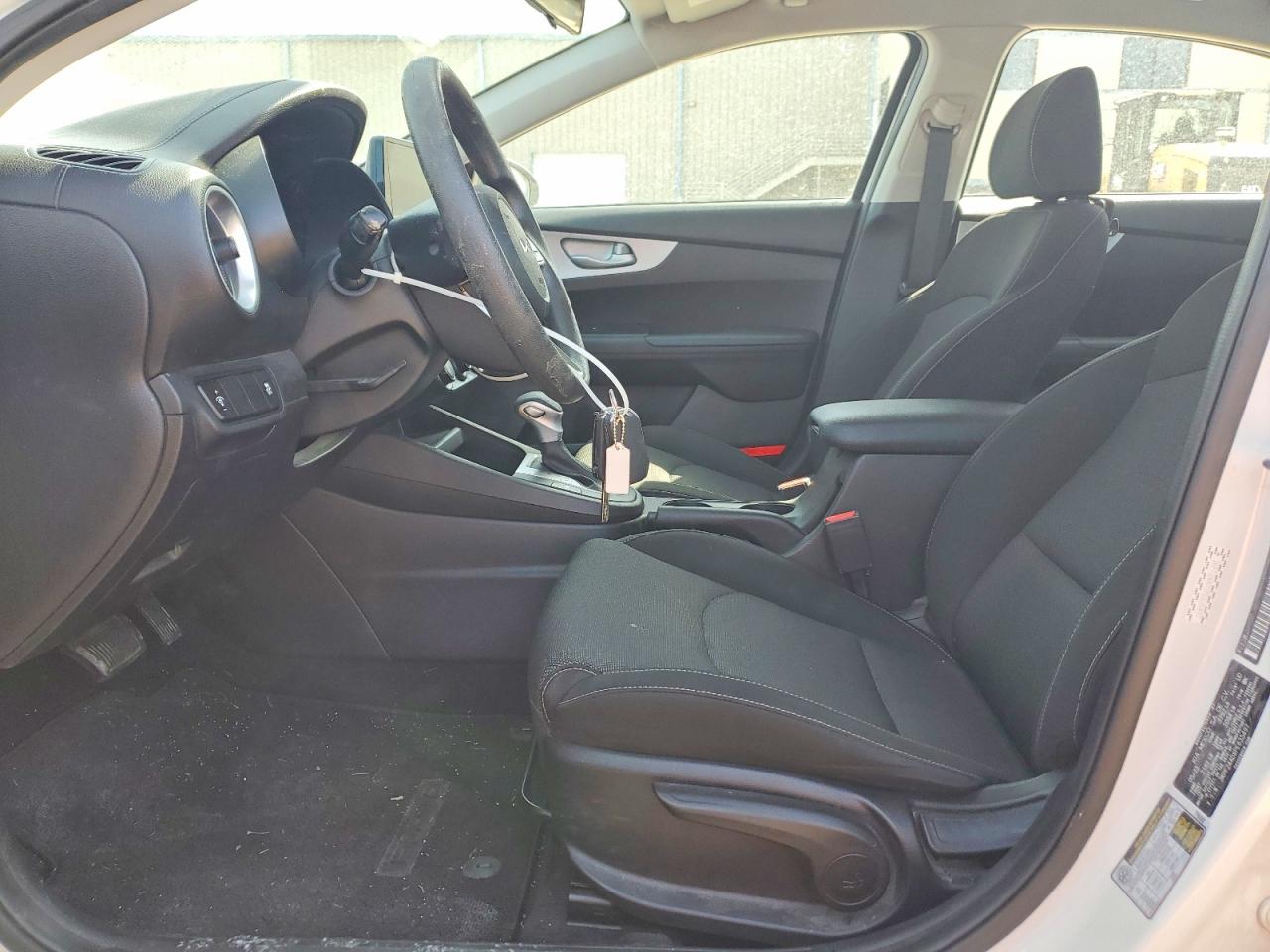 2023 KIA FORTE LX photo 13