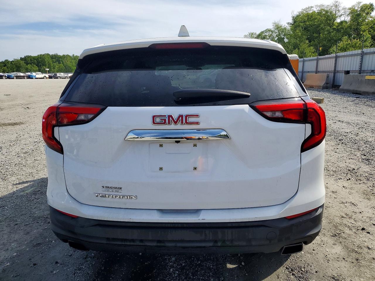 2018 GMC TERRAIN SLE photo 11