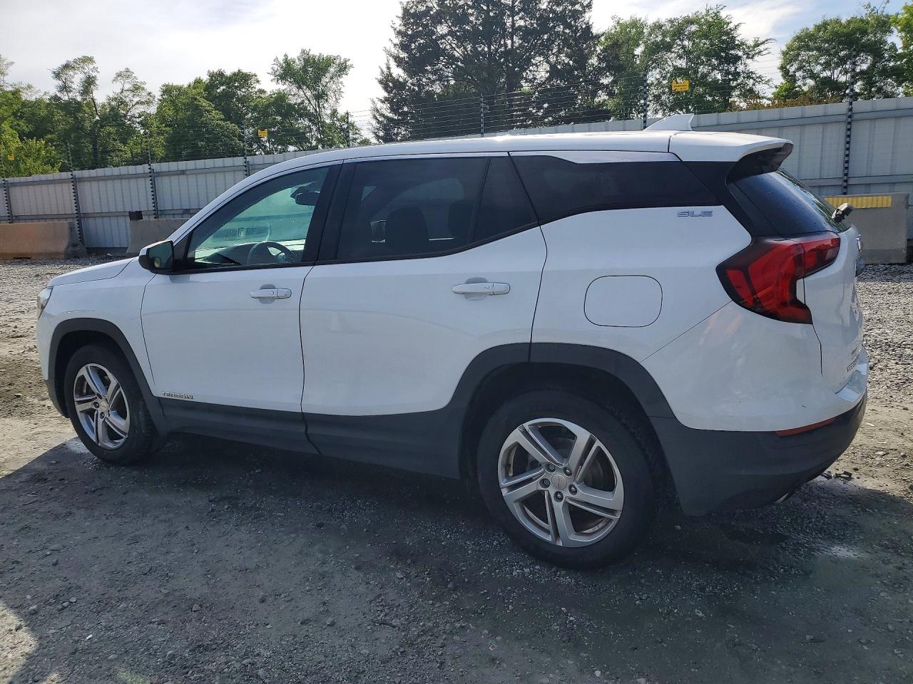 2018 GMC TERRAIN SLE photo 3