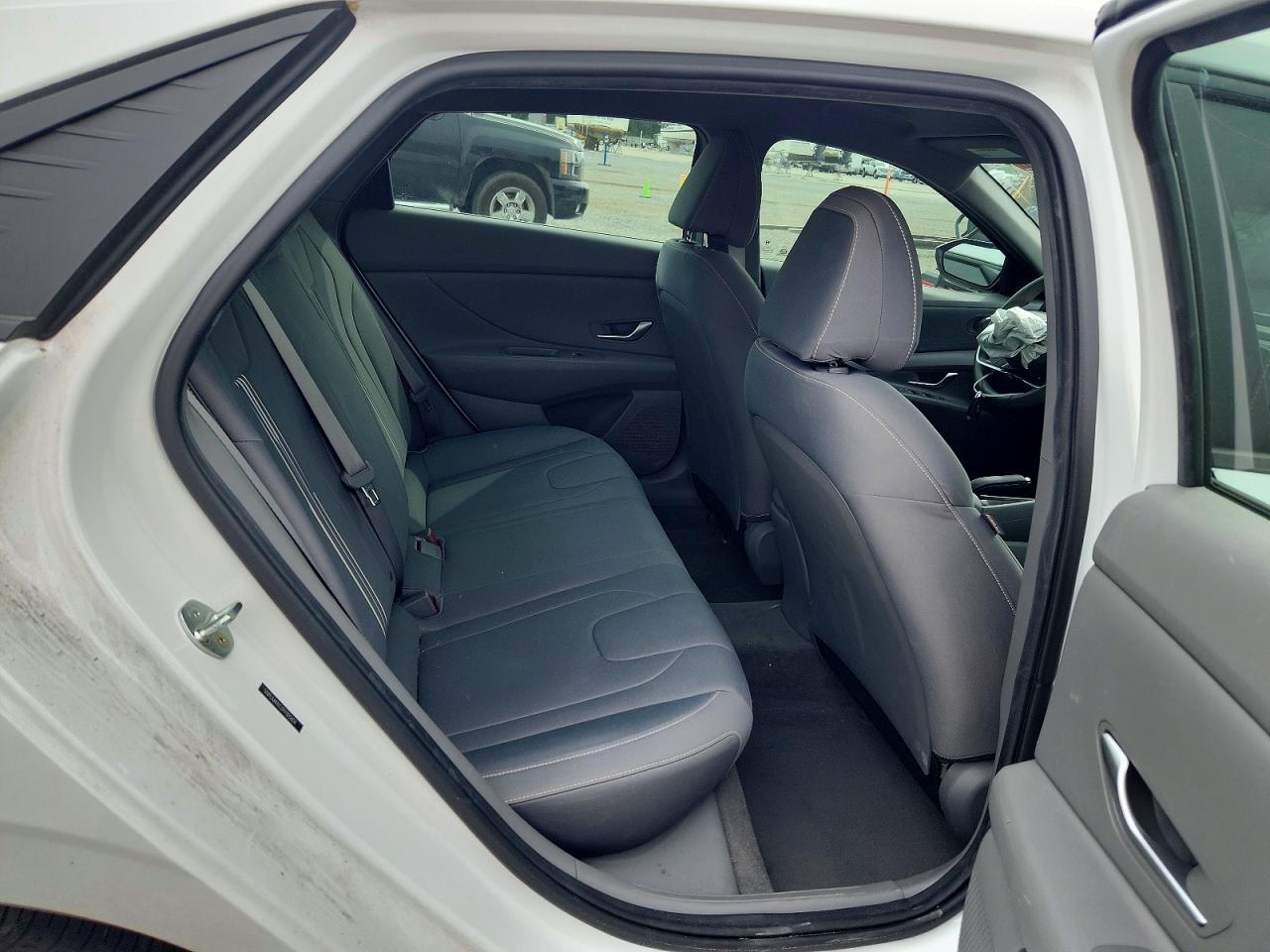 2023 HYUNDAI ELANTRA SEL photo 28